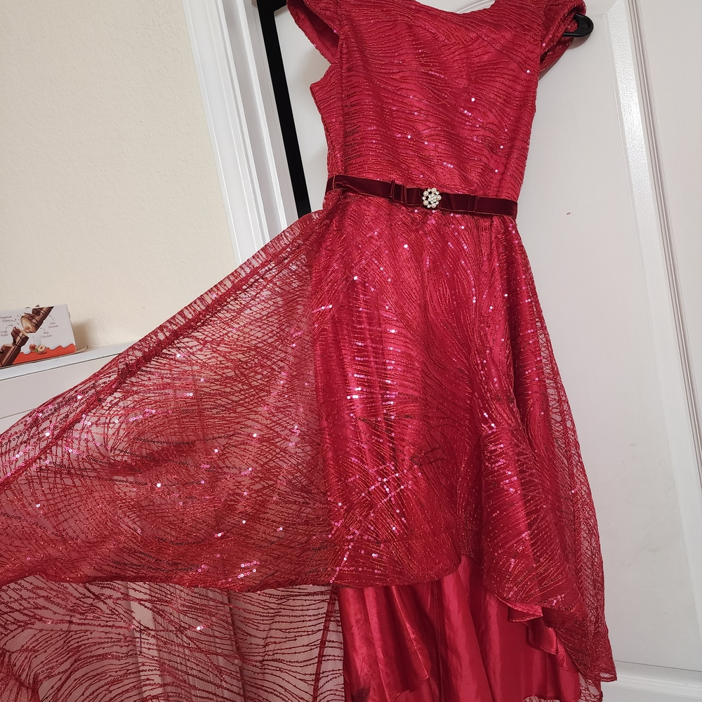 Elegant Red Evening Dress